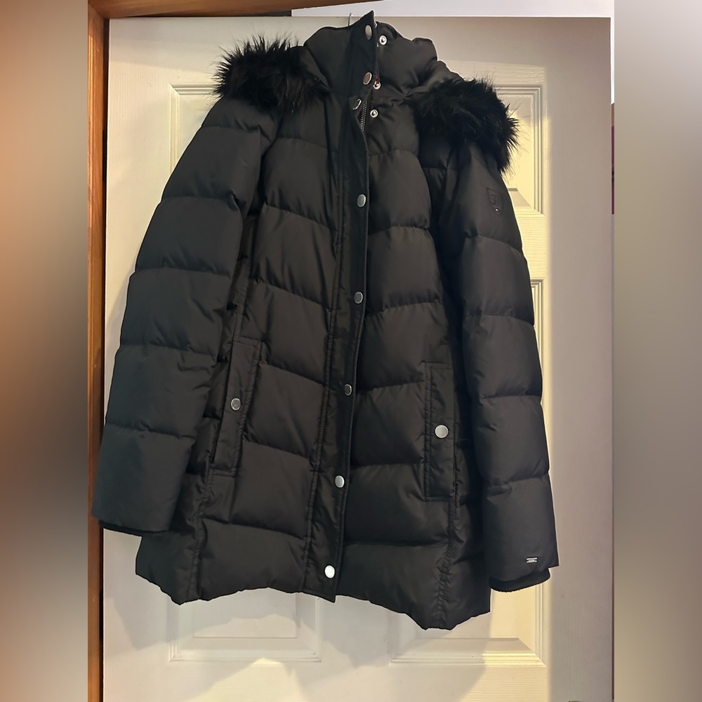 Tommy Hilfiger Hooded Puffer Jacket, Size M, Excellent Condition